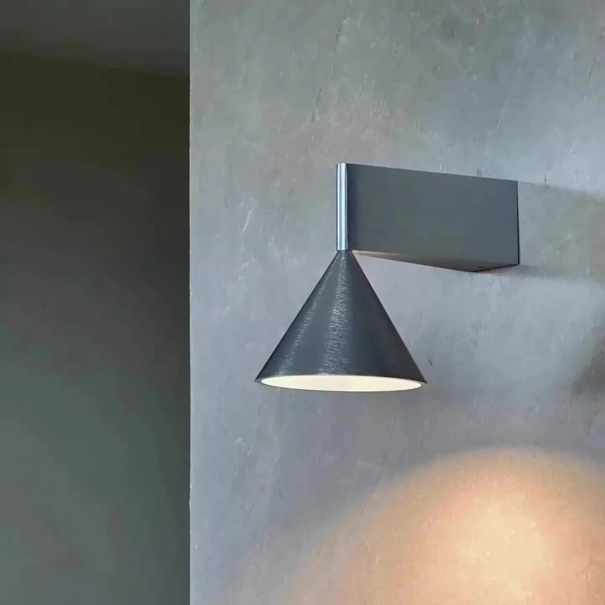 Pelfarno Wall Lamp