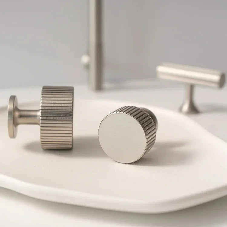 Pelmura Knobs