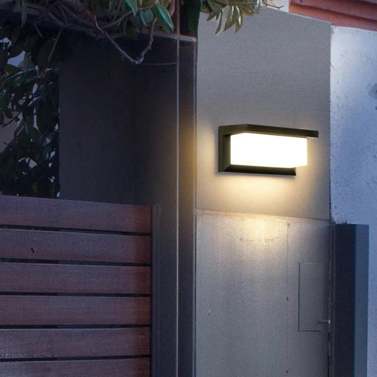 Perrara Smart LED Wall Lamp