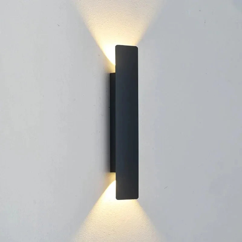 Quinbella Outdoor Wall Light