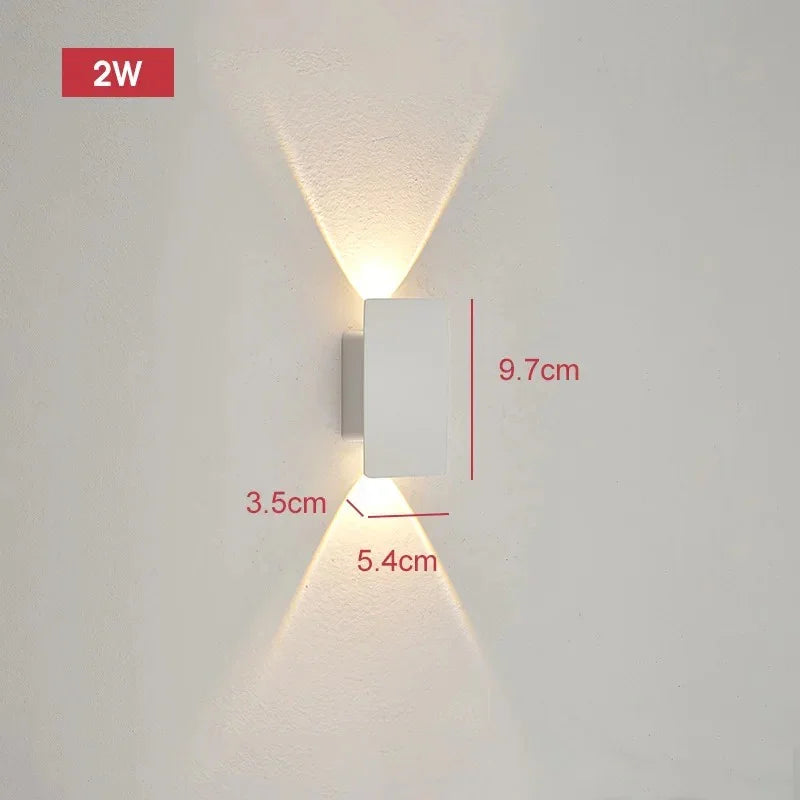 Quinbella Outdoor Wall Light