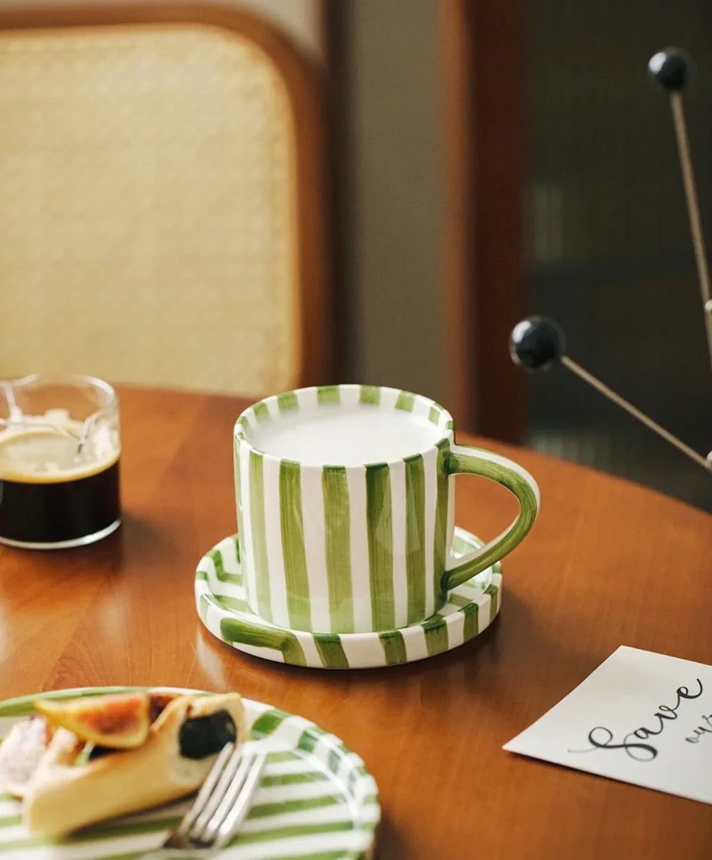 Quinnendo Three-Piece Cup & Plate Set
