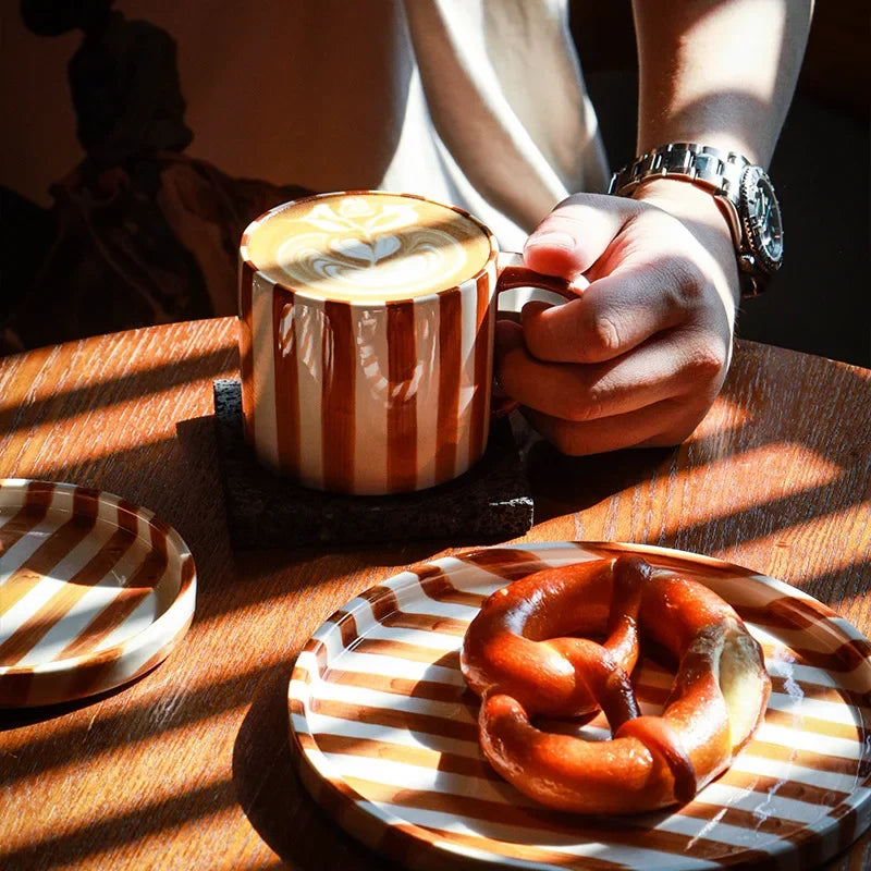 Quinnendo Three-Piece Cup & Plate Set