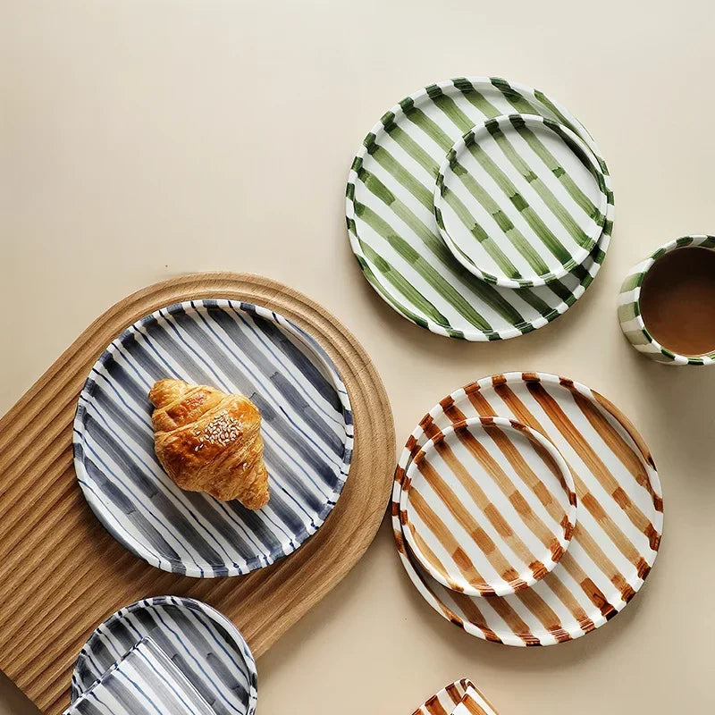 Quinnendo Three-Piece Cup & Plate Set