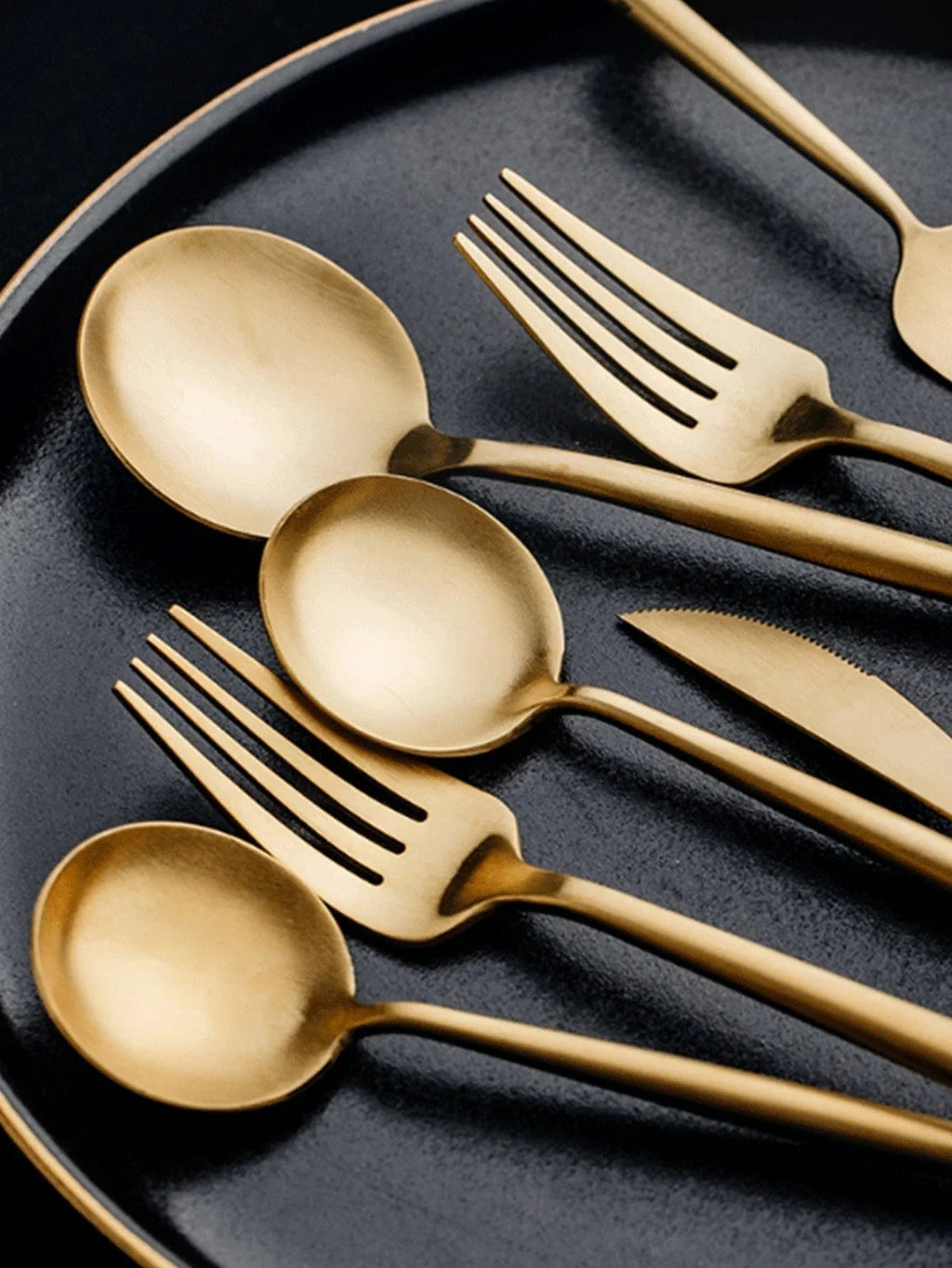 Relnura 24-Piece Cutlery Set