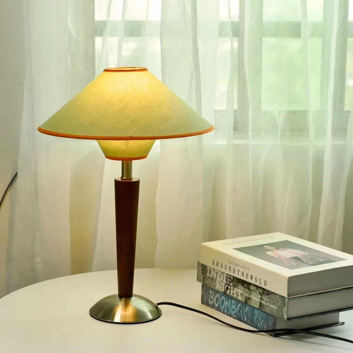 Relstarno Table Lamp
