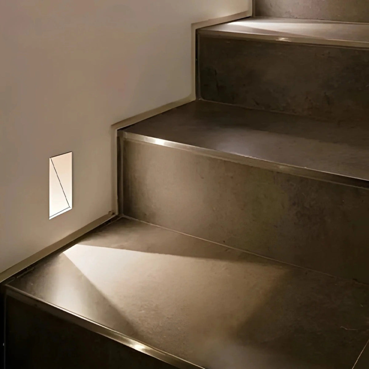 Sorvunda LED Pelvosa Light Collection