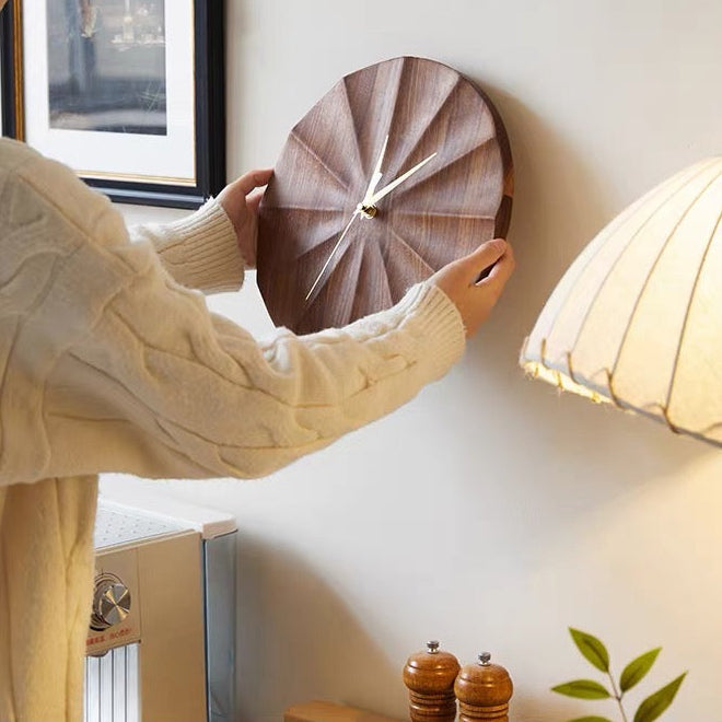 Ulnunda Wall Clock