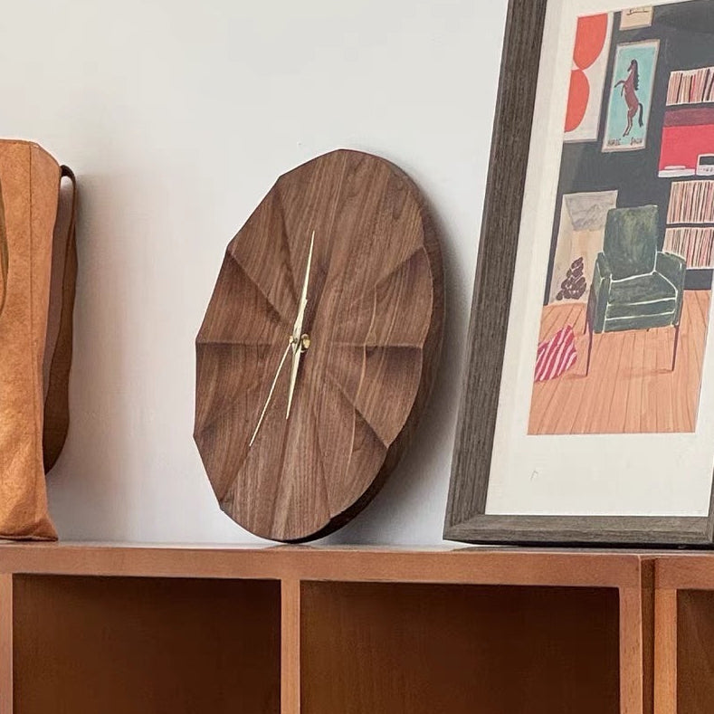 Ulnunda Wall Clock