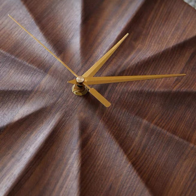 Ulnunda Wall Clock