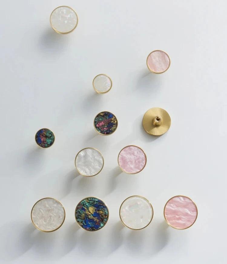 Urtara Brass Knobs