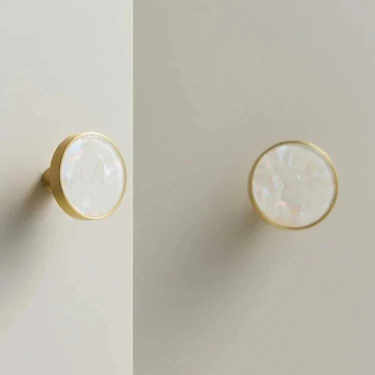 Urtara Brass Knobs