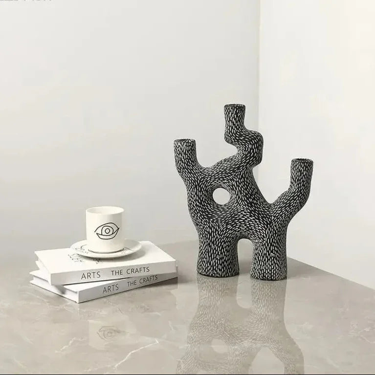 Vallola Holder