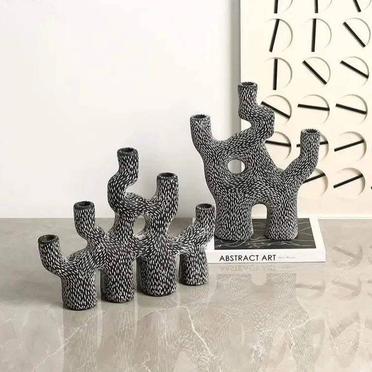 Vallola Holder