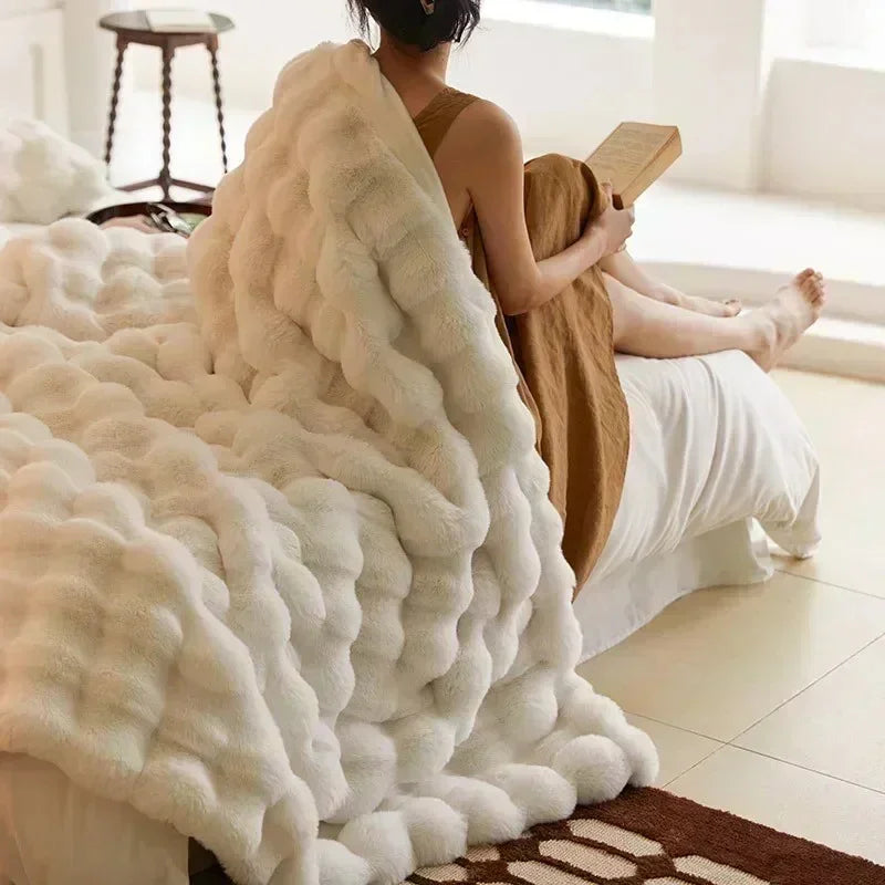 Valunda Polyester Faux Fur Blanket