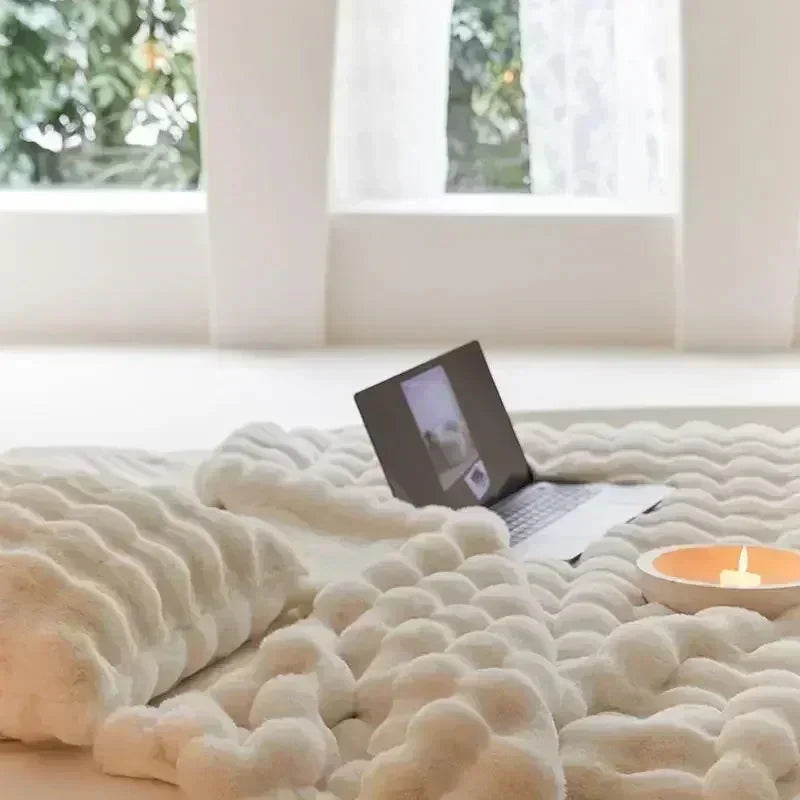 Valunda Polyester Faux Fur Blanket