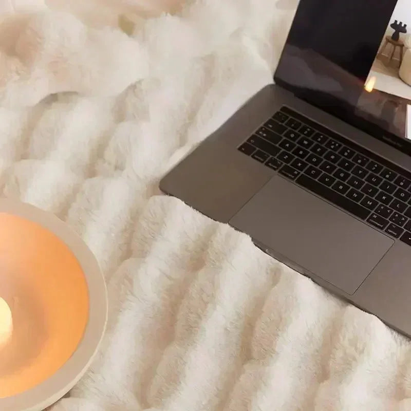 Valunda Polyester Faux Fur Blanket