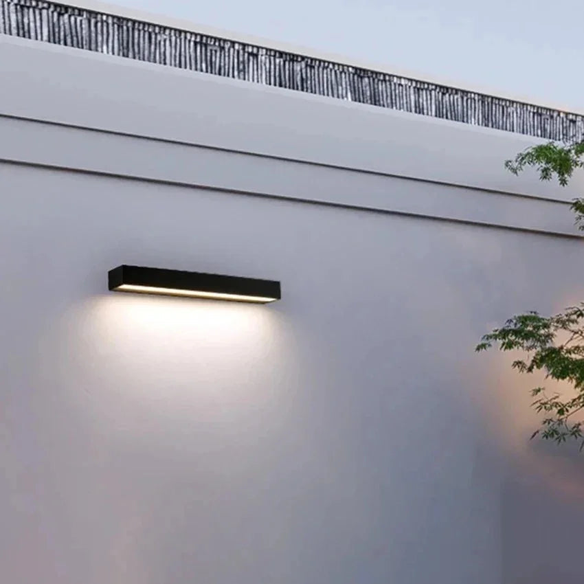 Vertola LED Wall Light