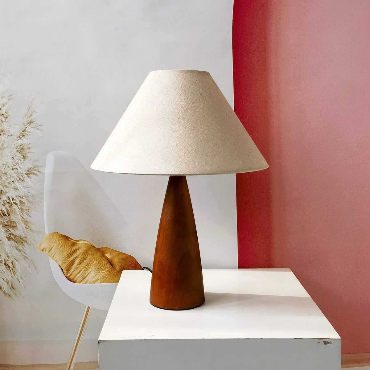Wenstarno Solid Wood Table Lamp