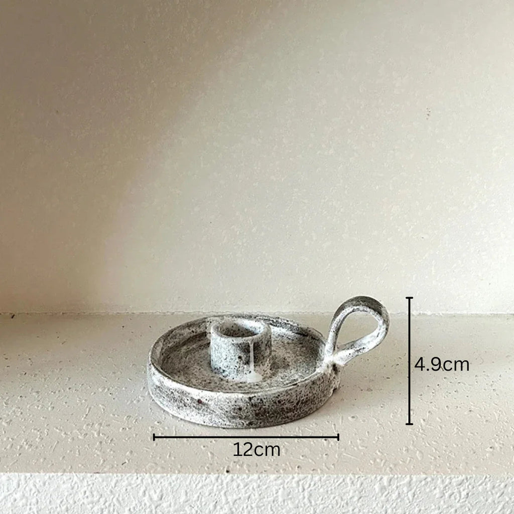 Wilynta Candle Holder