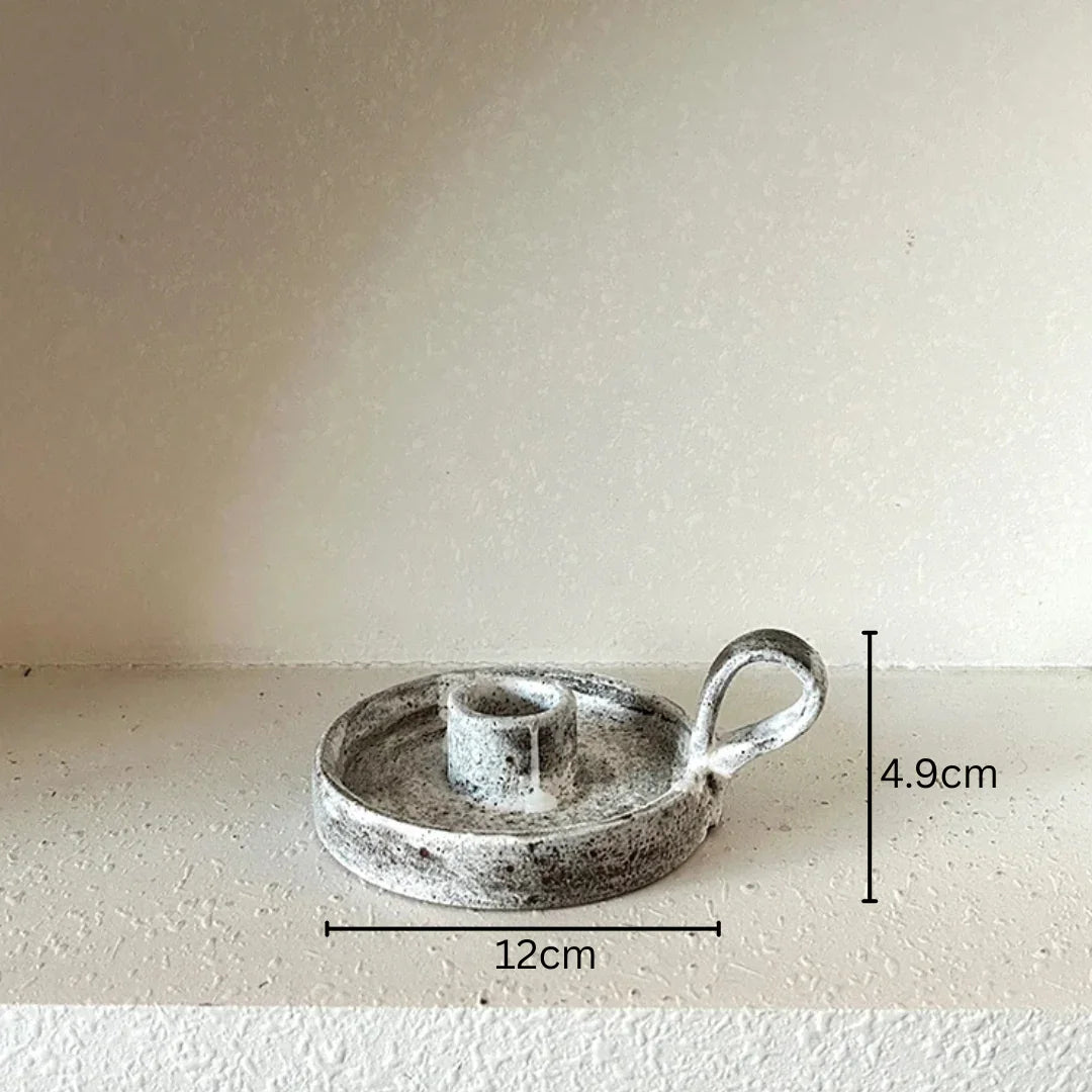 Wilynta Candle Holder