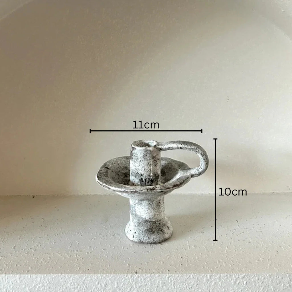 Wilynta Candle Holder