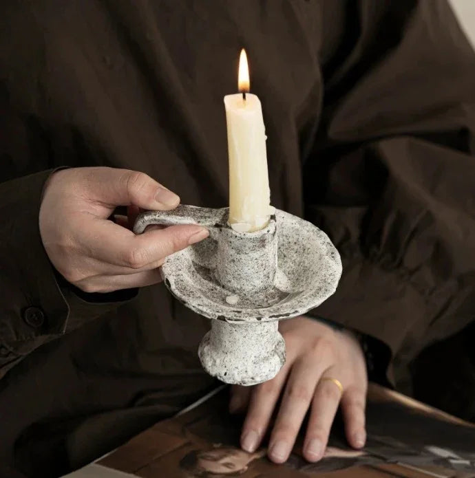 Wilynta Candle Holder