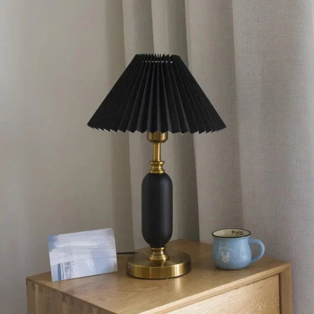 Yarfella Table Lamp