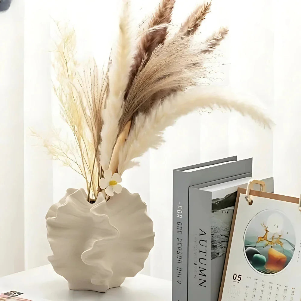 Yarsarno Vase