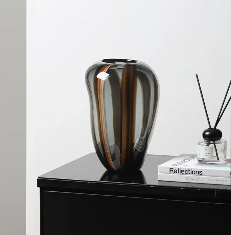 Yelsvia Glass Vase