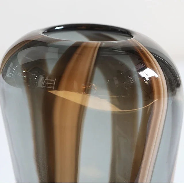 Yelsvia Glass Vase
